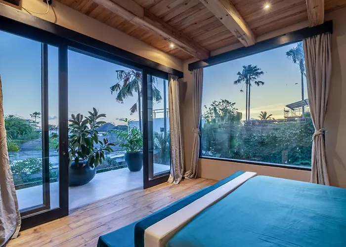 Simba 4 Bedroom Walking Distance To The Canggu
