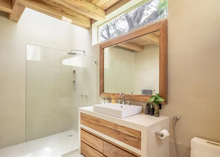 Villa Simba 4 Bedroom Walking Distance To The