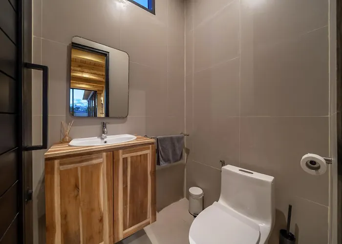 Simba 4 Bedroom Walking Distance To The *