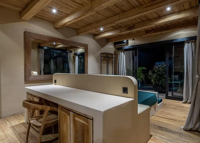 Simba 4 Bedroom Walking Distance To The * Canggu