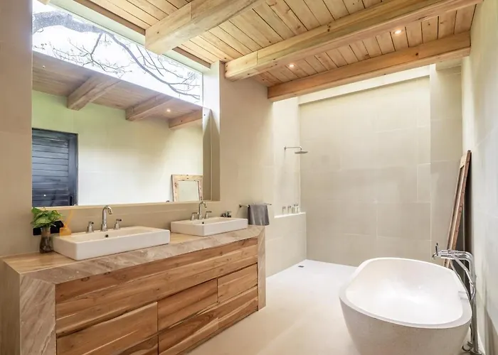 Simba 4 Bedroom Walking Distance To The Villa Canggu