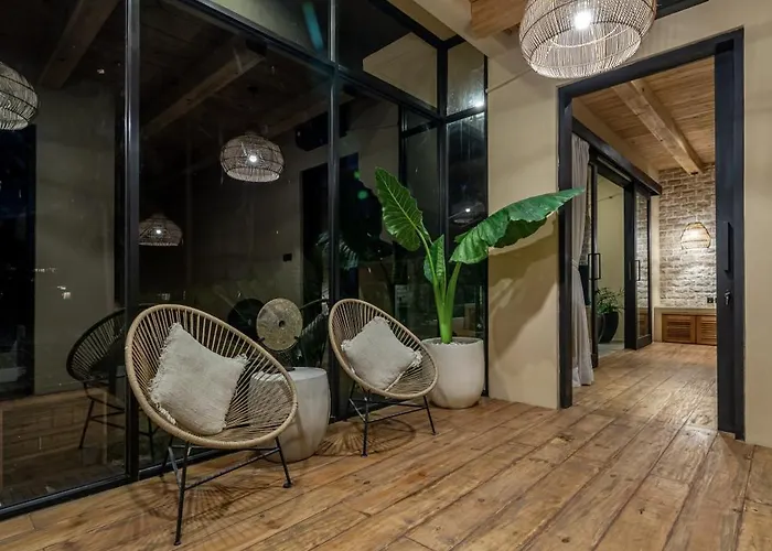 Simba 4 Bedroom Walking Distance To The *