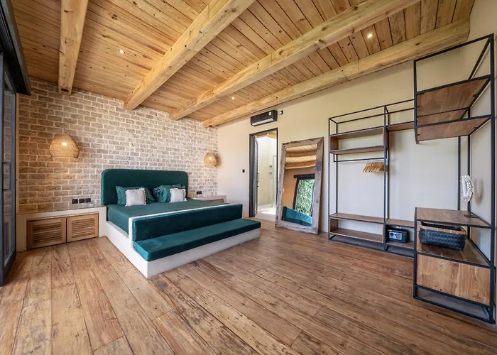 Simba 4 Bedroom Walking Distance To The
